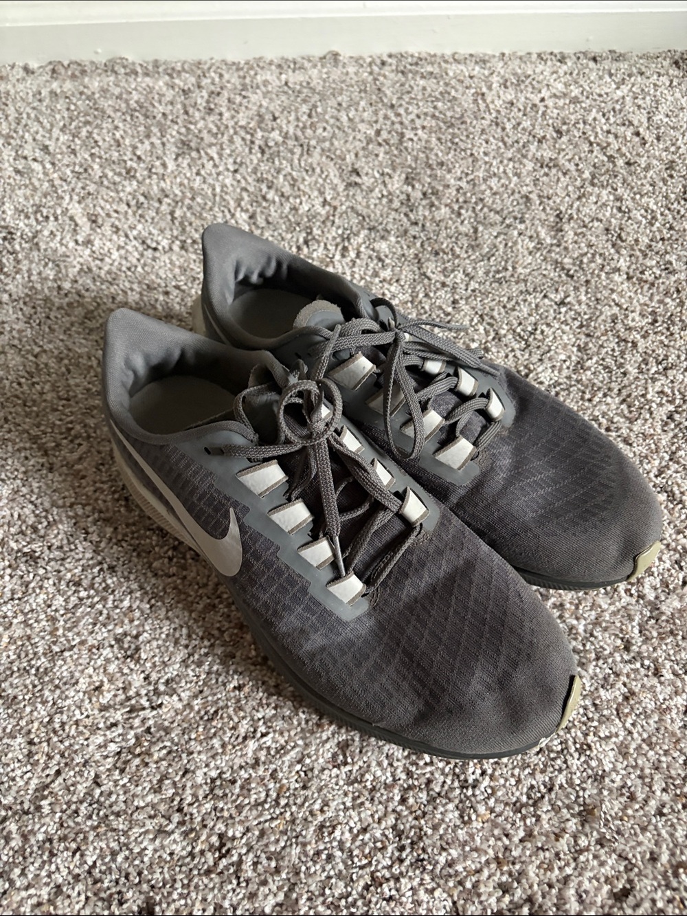 Nike Zoom Pegasus 37 10.5 Dark Grey